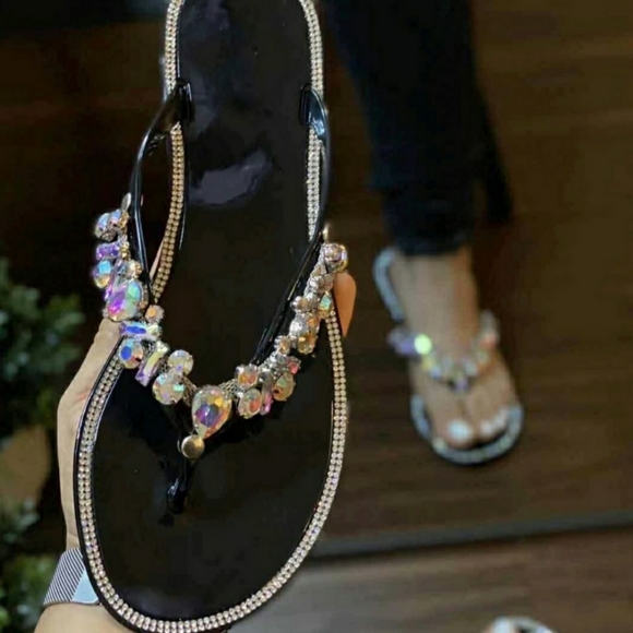 𝙇𝙖𝙨𝙩 𝙎𝙞𝙯 6💎Blk Diamond Embellished Sandal - Picture 7 of 7